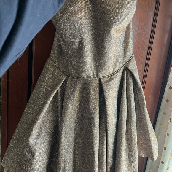 Nude colored dress - Picture 7 of 10